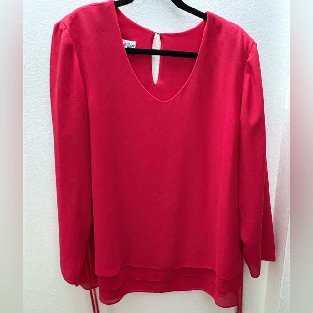 Bundle 3 for $15. Vintage Julian Wilder V-Neck Blouse. Size 16.